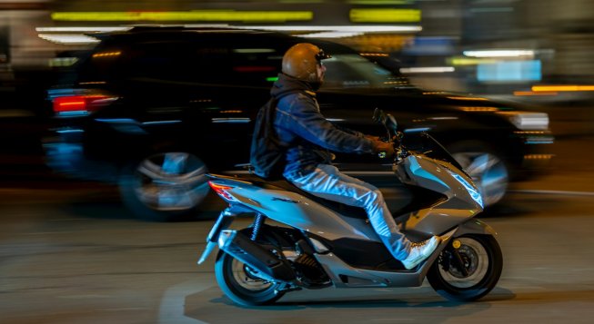 Moto © Eugene Chystiakov / Unsplash