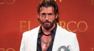 Can Yaman al Festival di Sanremo 2026 come co-conduttore ufficiale della prima serata