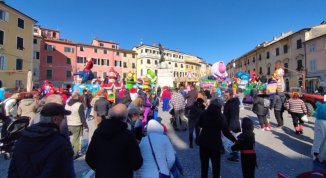 Carnevale Sarzanese 2026 con sfilata, musica ed eventi