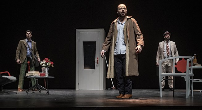 Foto di scena © teatrosocialecamogli.it