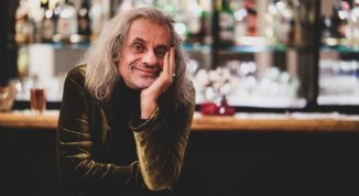 Alessandro Bergonzoni in Arrivano i dunque (Avannotti, sole Blu e la storia della giovane Saracinesca)