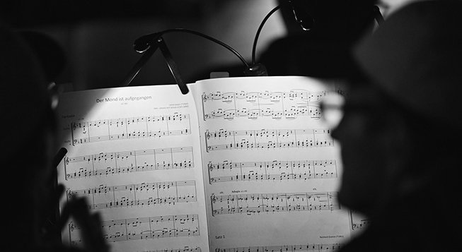 Spartito su leggio © ArminEP/pixabay.com