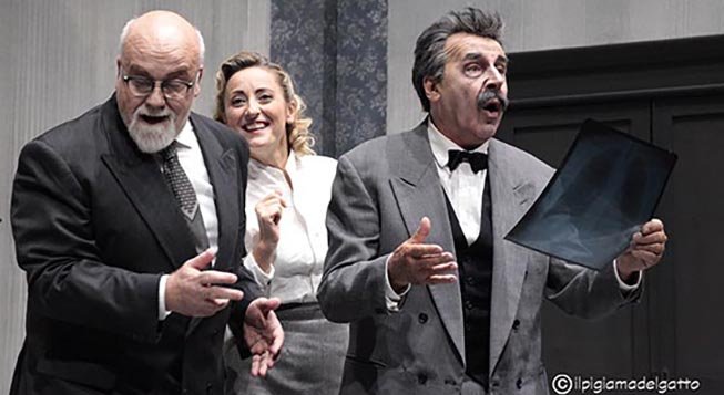 Foto di scena © pigiamadelgatto/teatronazionalegenova.it