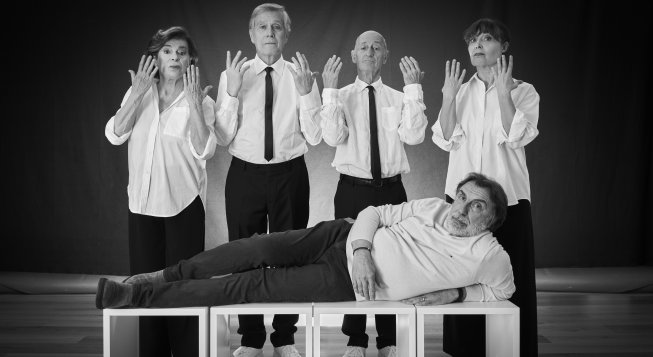 Il cast di Con quella bocca può dire ciò che vuole (ovvero Marcello Marchesi) © Lorenzo Ceva Valla