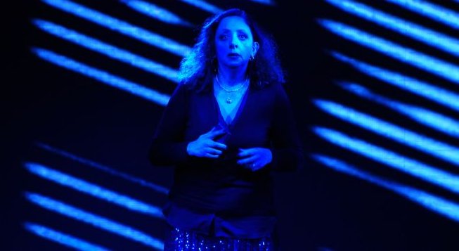 Giulia Ricciardi in Stremate sotto la pioggia © Riccardo Dellera