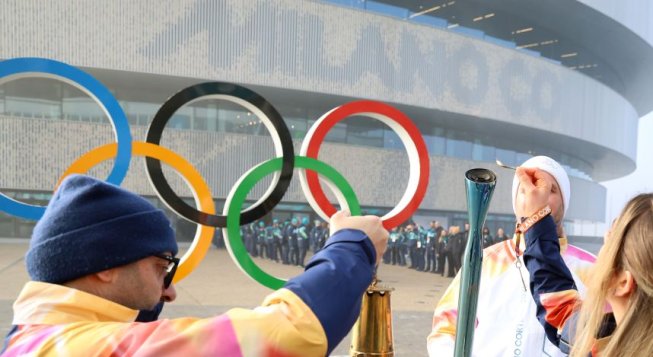Cerchi e Fiamma Olimpica all'Arena Santa Giulia