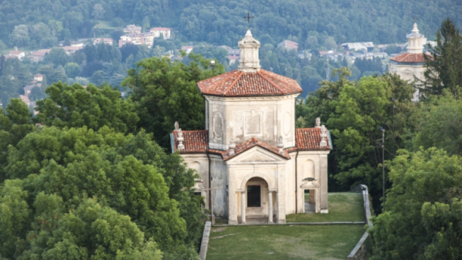 Varese legge Dante, 100 cittadini per i 100 canti della Divina Commedia: la chiamata alle arti dal festival Tra Sacro e Sacro Monte