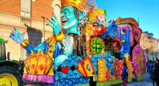 Carnevale di Chieri 2026: sfilata dei carri allegorici