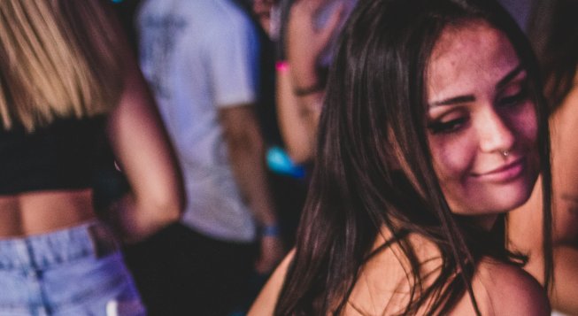Discoteca © Unsplash / Abstral Official