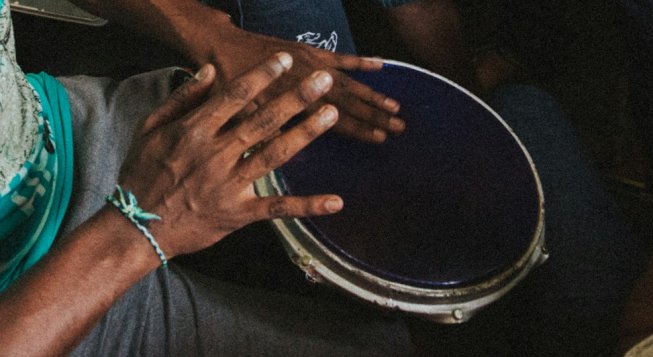 Percussioni © Unsplash / Klara Kulikova