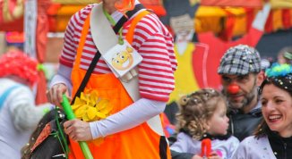 Il grande veliero dei pirati e calcio freccette: Carnevale in piazza a Liscate