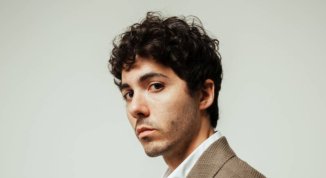 Fulminacci con Stupida Fortuna a Sanremo 2026. Analisi del testo e pagella