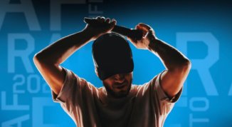 Raf con Ora e per sempre a Sanremo 2026. Analisi del testo e pagella