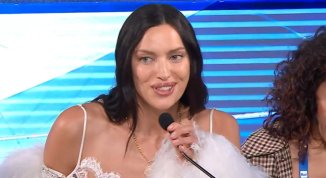 Festival di Sanremo 2026, ascolti in crescita. La scaletta della terza serata e la polemica: poche artiste all'Ariston?