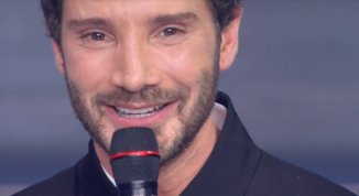 Festival di Sanremo 2026, l'annuncio in diretta: Stefano De Martino è il conduttore dell'edizione 2027