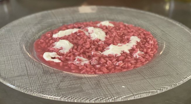 Risotto Carnaroli con barbabietola rossa e burrata