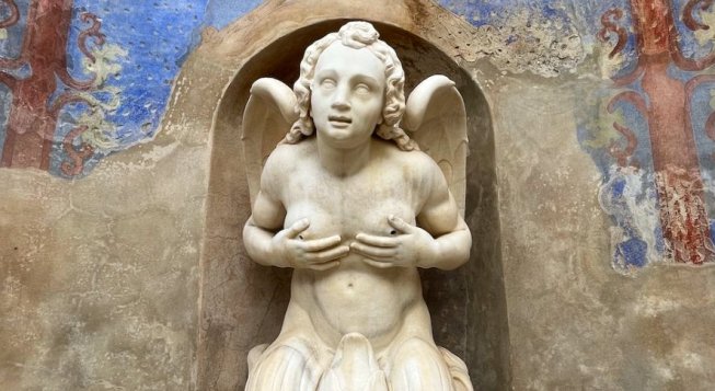 Villa Arconati, statua di Opi nel Teatro di Andromeda