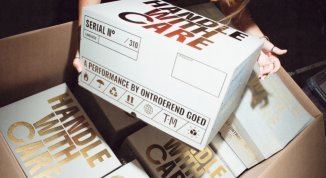 Handle with care, di Ontroerend Goed - Fog 2026