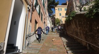 Trekking urbano da Righi a Carignano percorrendo vecchie creuze e parchi