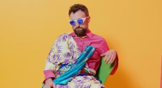 Instore tour di Dargen D'Amico con firmacopie del nuovo album Doppia mozzarella