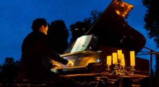 Candlelight Open Air: Queen vs. Abba, concerto a lume di candela