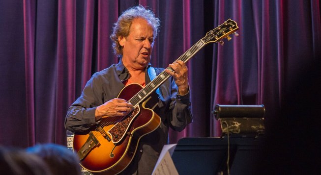 Lee Ritenour © Johan Broberg / Wikimedia Commons