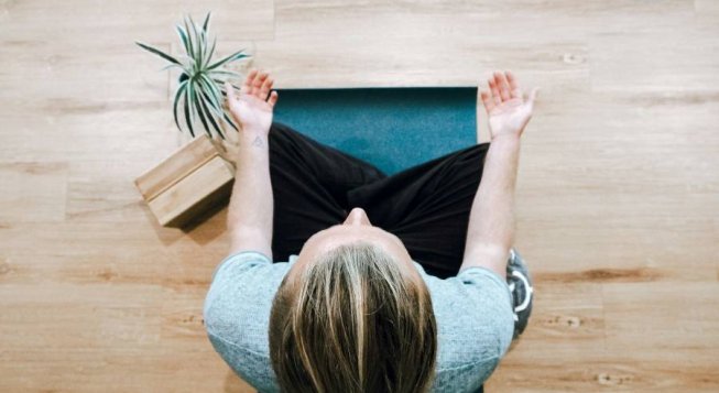 Meditazione © Katerina May/unsplash.com