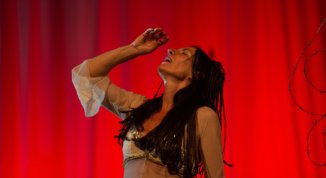 Elena di Sparta, di e con Silvia Priori