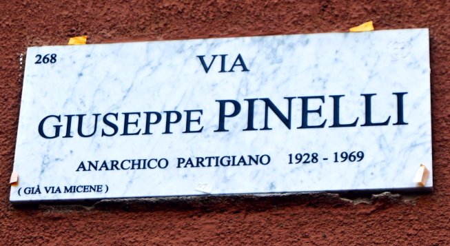 Via Giuseppe Pinelli a Milano