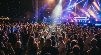 Voglio tornare negli anni '90: dj-set e spettacoli al Porto Antico di Genova