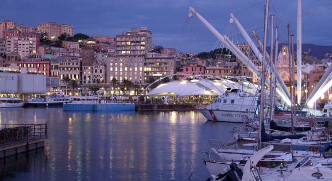 Porto Antico © Alessio Sbarbaro Wikimedia Commons, licenza CC BY-SA 3.0