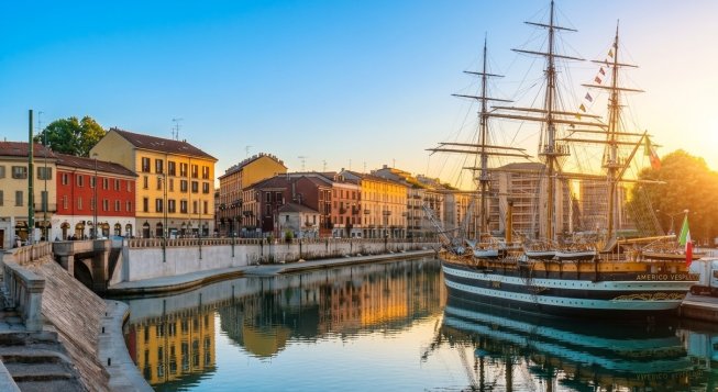 Nave Amerigo Vespucci a Milano © gemini per mentelocale.it