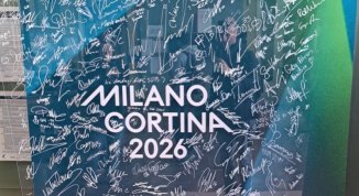 Il Murale della Tregua Olimpica esposto alla Piscina Cozzi di Milano