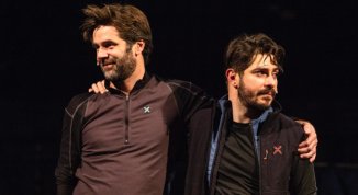 Al Teatro dell'Arca Sandro Baldacci lo spettacolo (S)legati: il racconto di una scalata e dell'amicizia tra due alpini