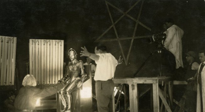 Una scena dal set di Metropolis, film simbolo di Fritz Lang