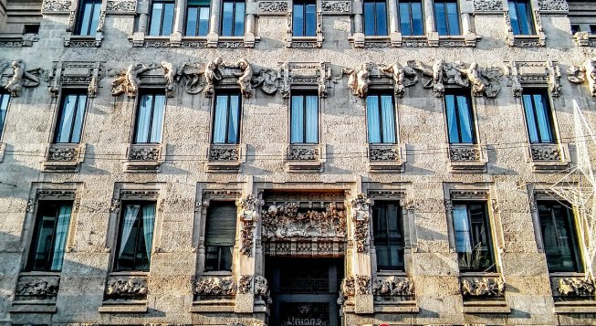 Palazzo Castiglioni © Wikimedia Commons / Melancholia~itwiki - Opera