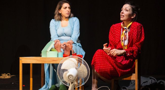 Francesca Gemma ed Elena Scalet in Le appese
