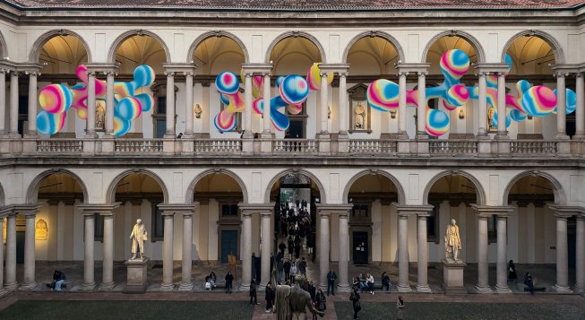 Serotonin: the chemistry of happiness, installazione di Sara Ricciardi nel loggiato della Pinacoteca di Brera (render)