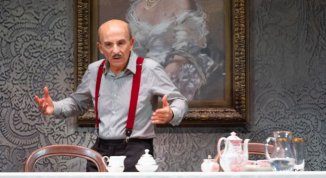 Qualcosa è andato storto, di e con Carlo Buccirosso