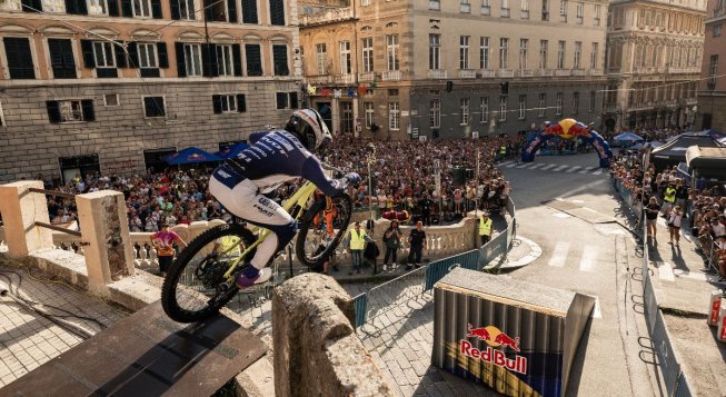 Red Bull Cerro Abajo - gara di urban downhill © Bartek Wolinski/Red Bull Content Pool