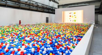 Pool: ti sblocco un ricordo, mostra di McDonald's con vasca di palline e memorabila - Milano Design Week 2026