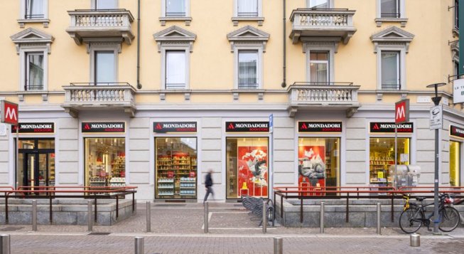 Mondadori Bookstore in corso Buenos Aires a Milano