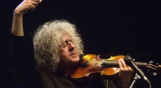Francesco con Cazzullo e Branduardi al Carcano