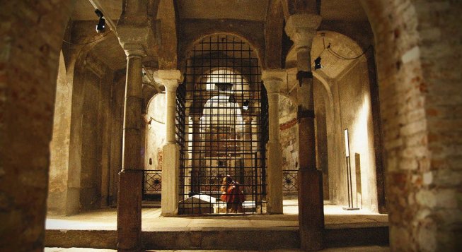 Cripta di San Sepolcro © Wikimedia Commons / Chiara Bottarini