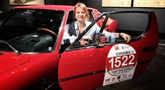 1522: motori in marcia contro la violenza sulle donne, corteo di auto storiche