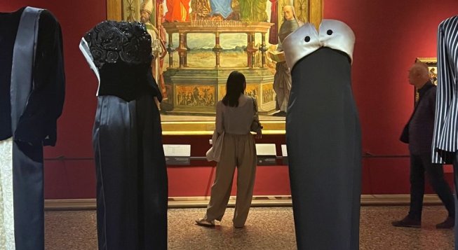 Giorgio Armani: 50 anni di moda alla Pinacoteca di Brera © Paola Popa / mentelocale.it