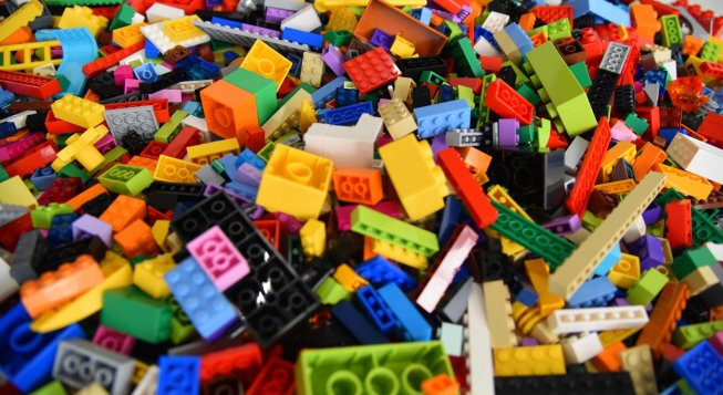 Lego © Fortytwho / Unsplash