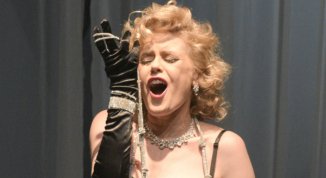 Melania Giglio in Marilyn Monroe: troppo bionda per essere creduta