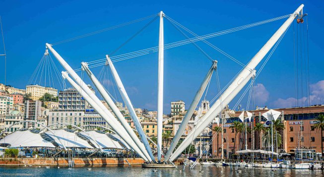 Porto Antico © VINCENZO INZONE/Unsplash