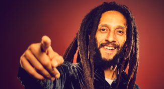 Julian Marley a Genova per UlisseFest 2026: il figlio del re del reggae sul palco dei Luzzati